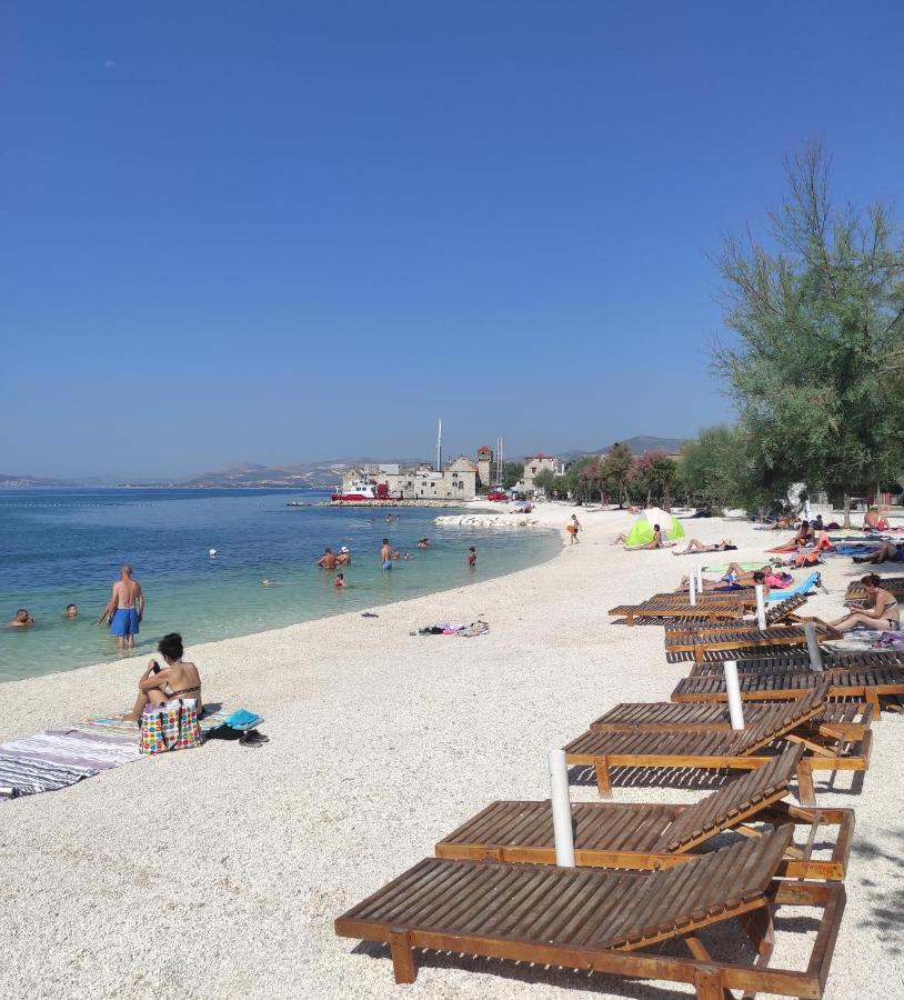 Issa Holiday Home - 3 Min Walk To Beach Kaštela Buitenkant foto
